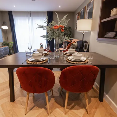 Entire 1 Bed - Number 23 - The Cosy Collection Ltd